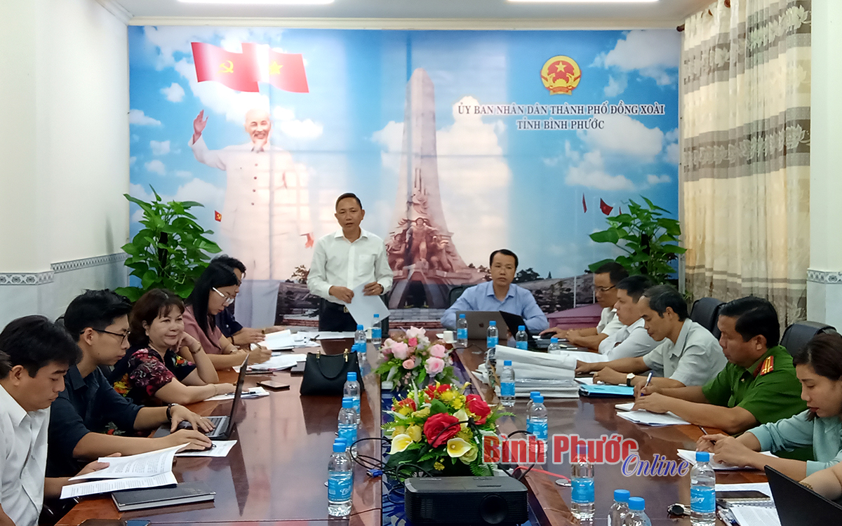 Ông Nguyễn Trọng Trí, Phó Giám đốc Sở Tư pháp, Phó Chủ tịch Hội đồng phối hợp PBGDPL tỉnh phát biểu tại buổi làm việc